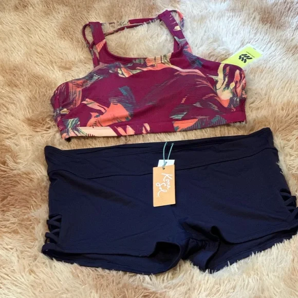 Swimsuit - Picture 2 of 6